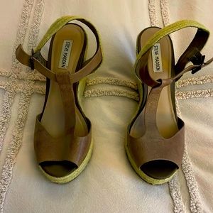 Steve Madden Sandal-Size 11 Color Beige Wedge Heel